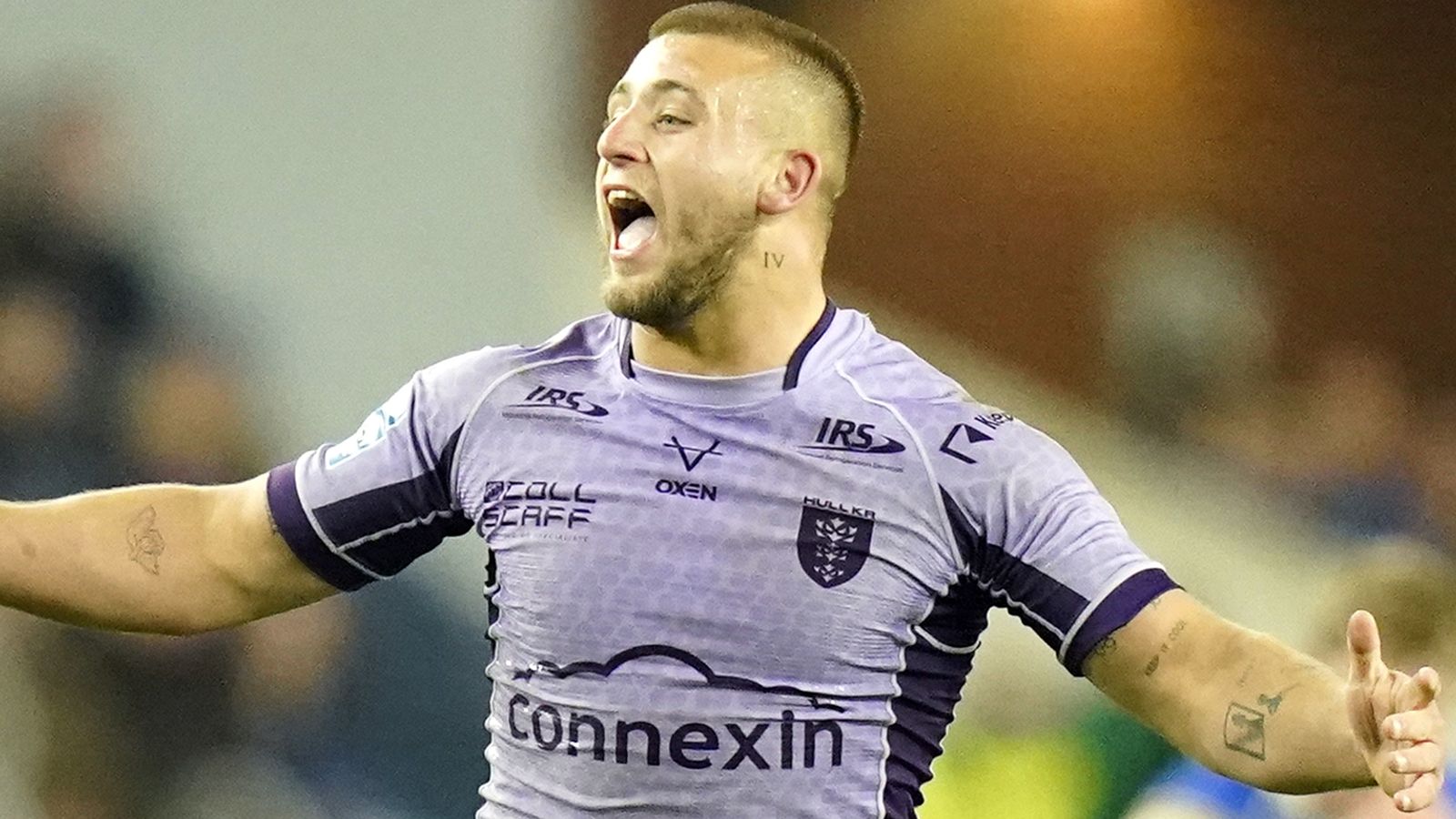 Leeds Rhinos 14-20 Hull KR: Super League leaders fight back for stunning win after two sent off | Rugby League News