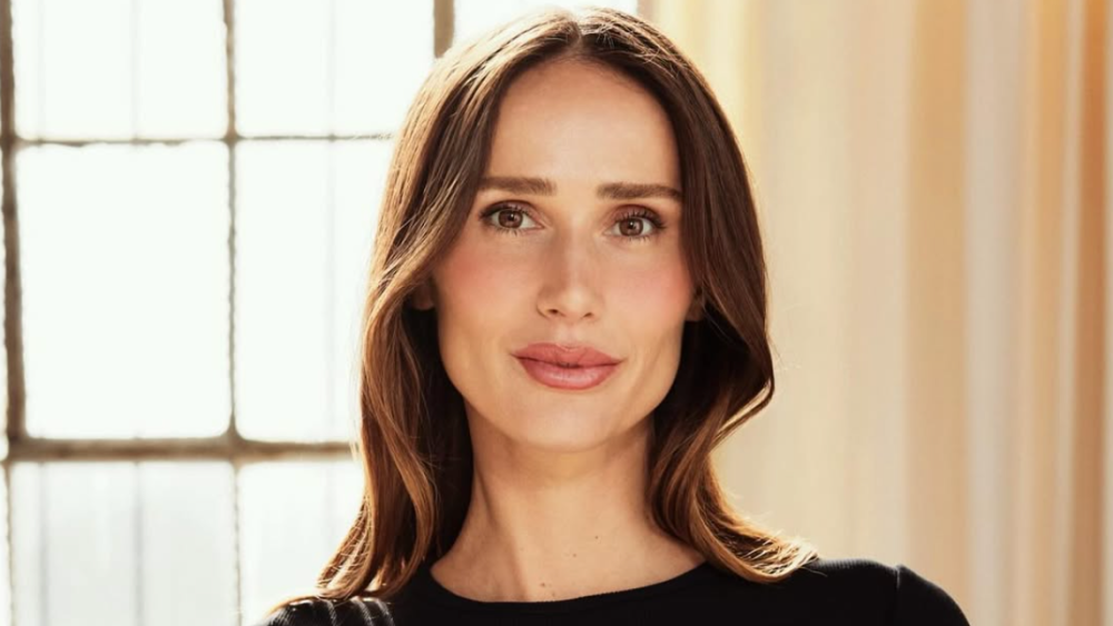 Mimi Cuttrell Signs with The Wall Group