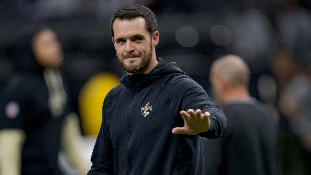 Saints’ Derek Carr confirms shoulder injury during guest sermon