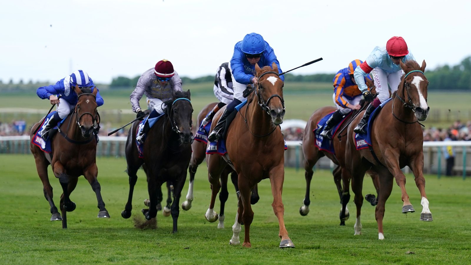 1000 Guineas: Desert Flower swoops for Newmarket glory for Godolphin under William Buick | Racing News