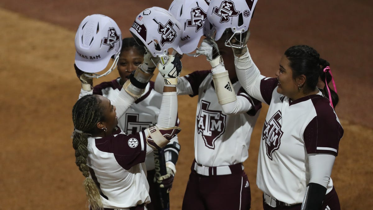 A&M Softball stays hot with a 12-4 win over South Carolina on Thursday