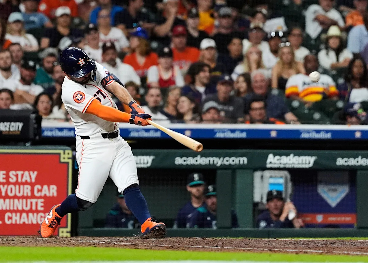 Altuve’s 2 homers and Peña’s milestone triple propel Astros past Mariners 9-2