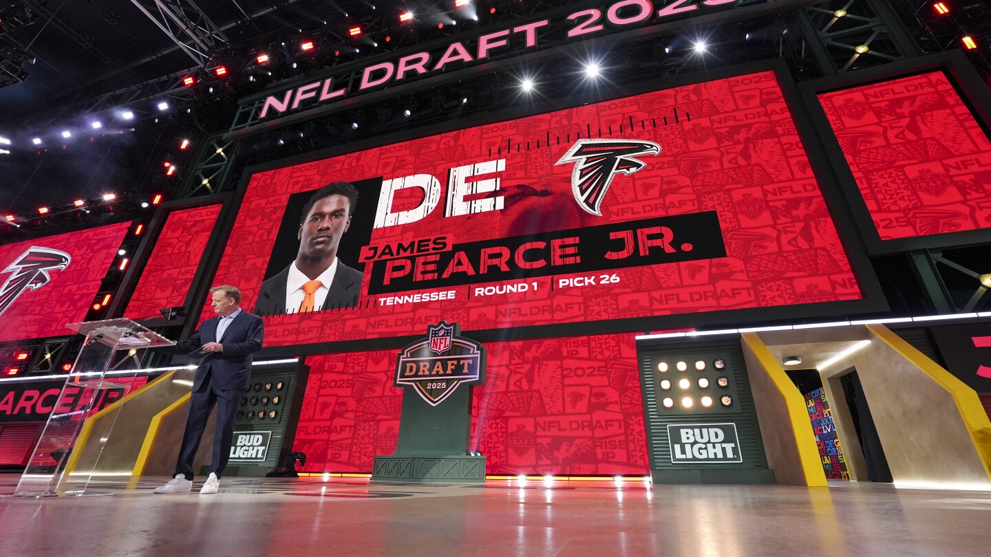 As Eagles tried to trade up, Falcons offered far more to land 26th overall pick