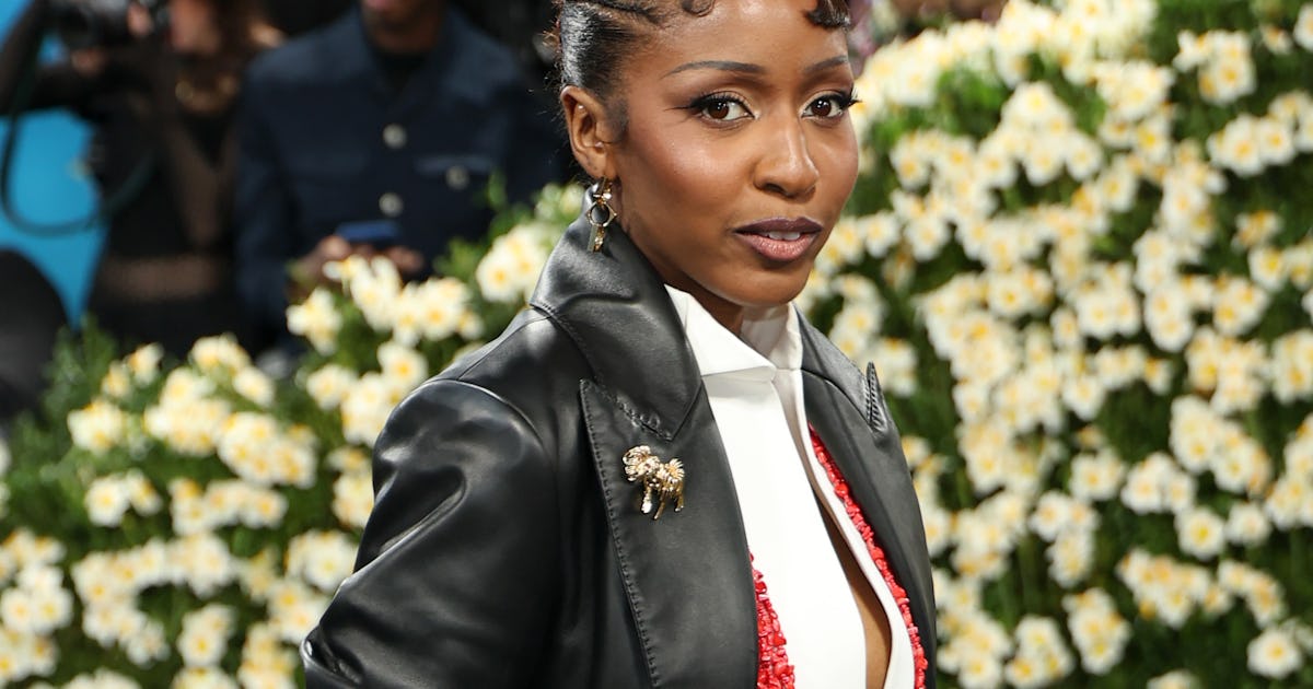 At The 2025 Met Gala, The Brooch Renaissance Was Alive & Well