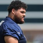 Bears still weighing options with Darnell Wright on the offensive line