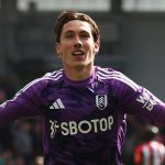 Harry Wilson celebrates after putting Fulham 3-2 up at Brentford