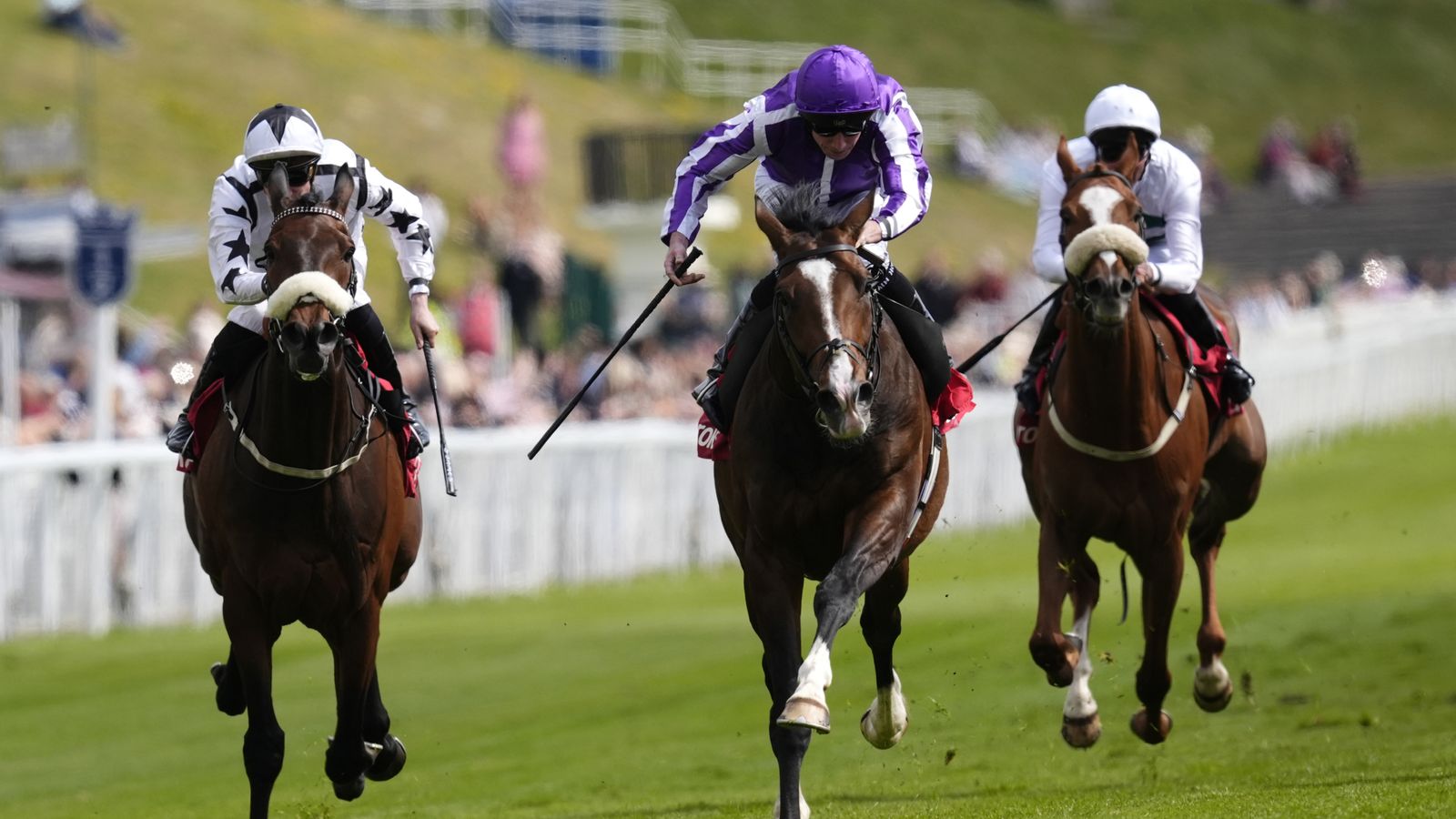 Chester May Festival: Illinois digs deep to return with Ormonde Stakes triumph for Aidan O’Brien and Ryan Moore | Racing News