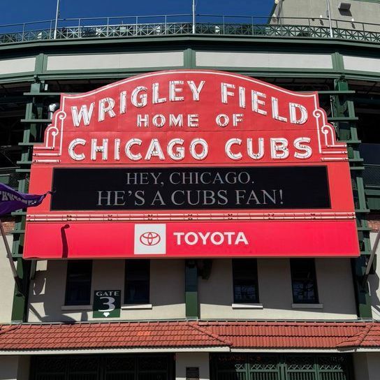 Cubs, White Sox celebrate election of Chicago native Pope Leo XIV