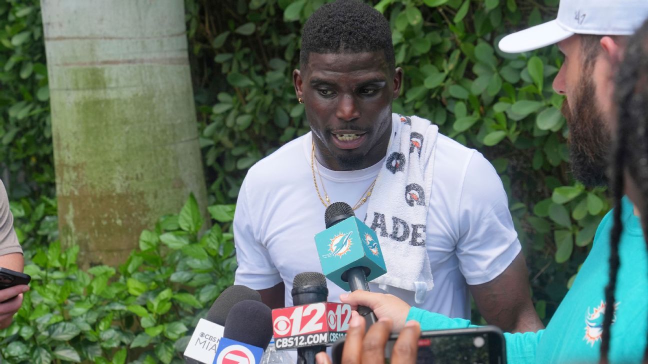 Dolphins’ Tyreek Hill hopes to rebound after difficult past year