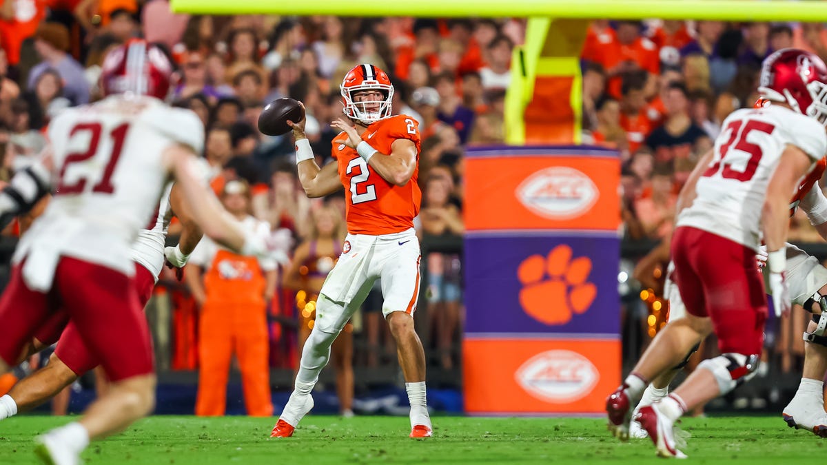 ESPN grades Clemson well in their report cards for the 2024-25 season