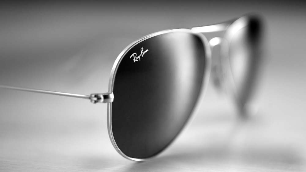 EssilorLuxottica Invests in Med-tech, Inks Agreement to Buy Optegra