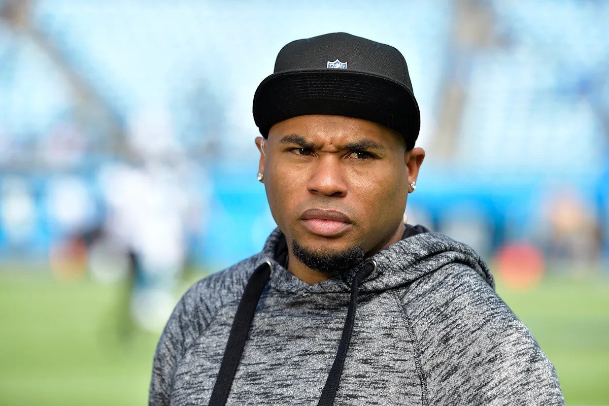 Former Panthers great Steve Smith sued for alleged affair with Ravens marching-band member