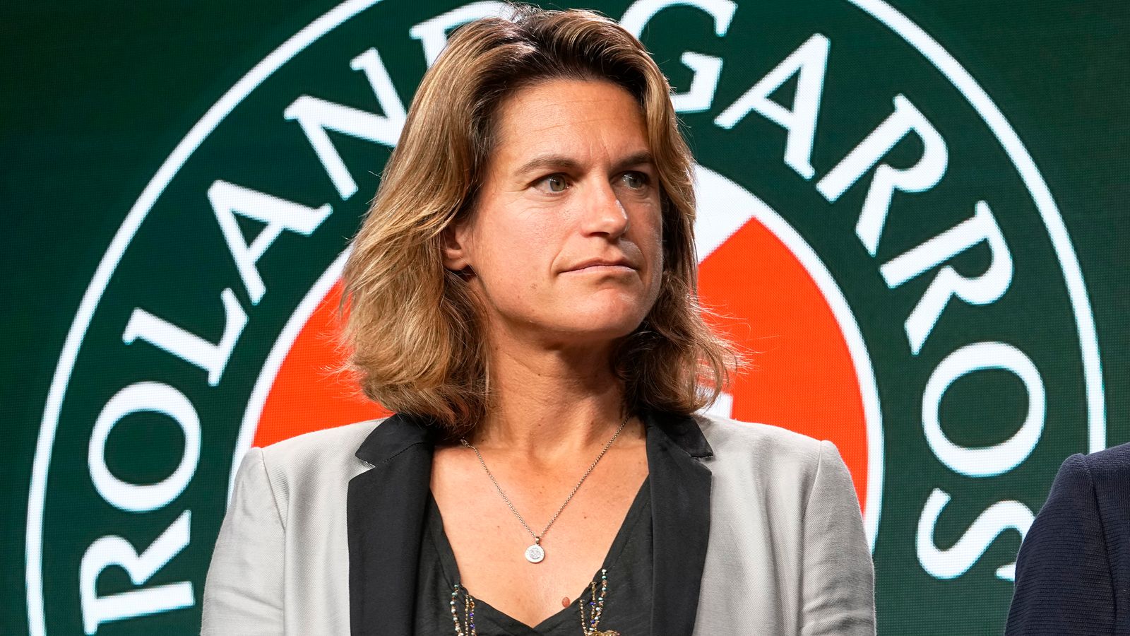 French Open: Tournament director Amelie Mauresmo defends lack of women’s matches in night sessions | Tennis News
