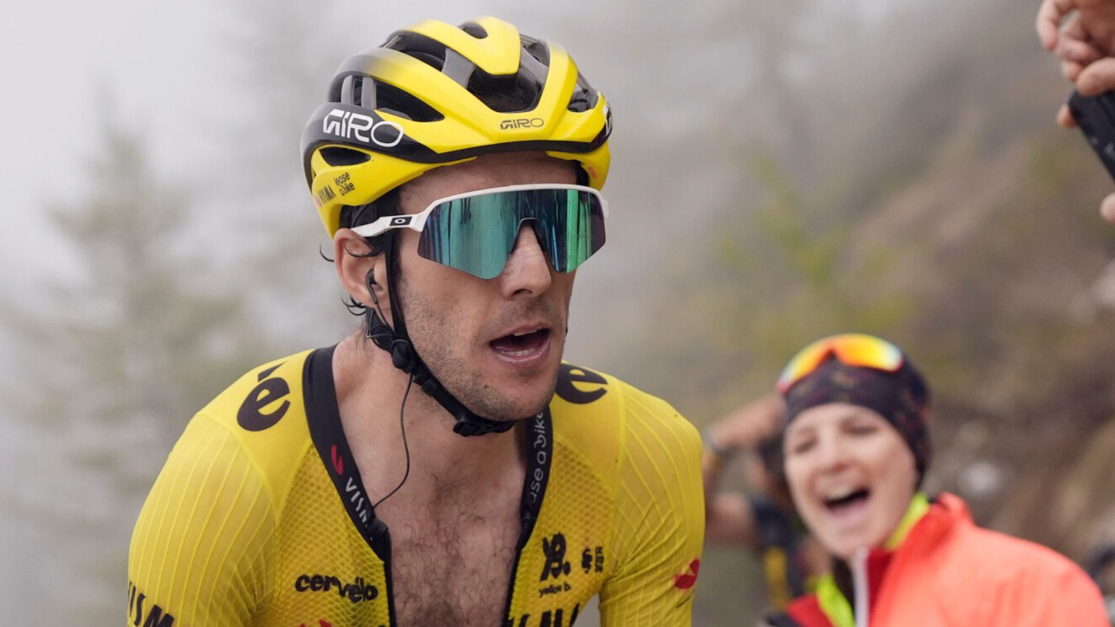 Giro d’Italia: Britain’s Simon Yates wins title for first time after stunning penultimate stage | Cycling News