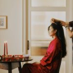 How a Golden Hairbrush Helped a Bride Connect to Her Chinese Heritage