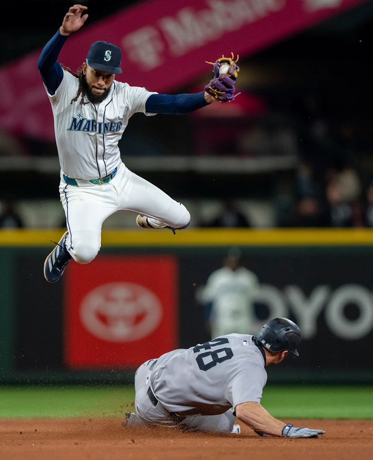 J.P. Crawford’s single in the 11th gives Mariners 2-1 win over Yankees to end 4-game skid
