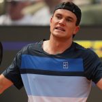 Britain's Jack Draper reacts during his quarter-final tennis match against Spain's Carlos Alcaraz at the Italian Open at the Foro Italico, in Rome, Wednesday, May 14, 2025.(AP Photo/Alessandra Tarantino)