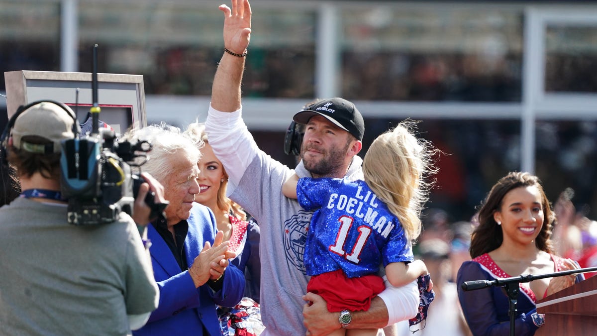 Julian Edelman sends message after seeing new-look Patriots practice
