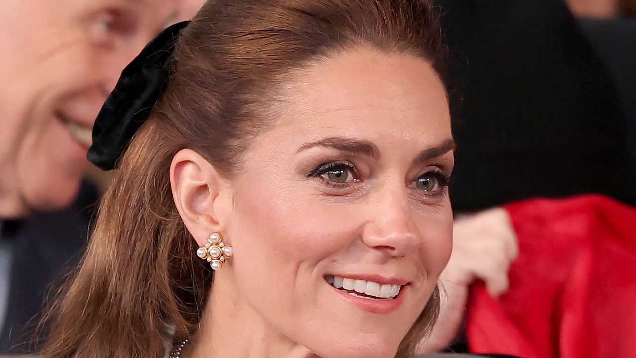 Kate Middleton Goes All in on the Big Bow Trend