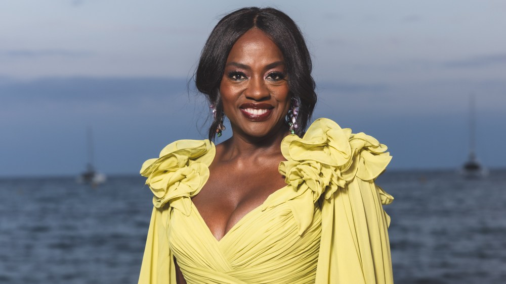 L’Oréal Paris’ Lights on Women’s Worth Award Turns Five