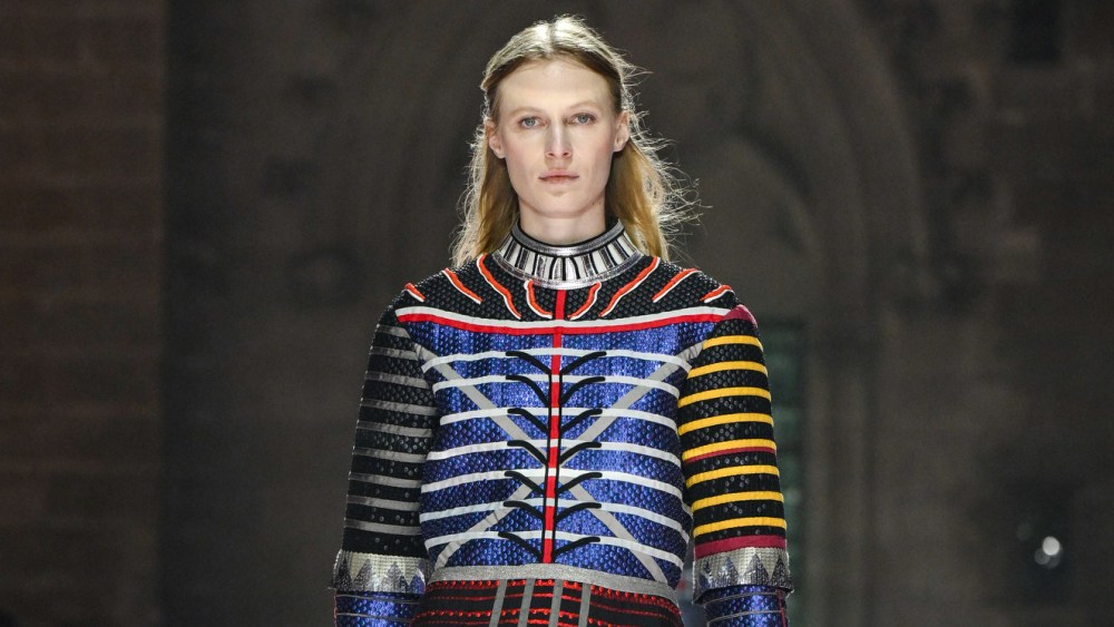 Louis Vuitton Cruise 2026 Ready-to-Wear Runway, Fashion Show & Collection Review