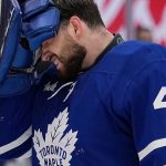Maple Leafs goalie Anthony Stolarz exits Game 1 win with injury