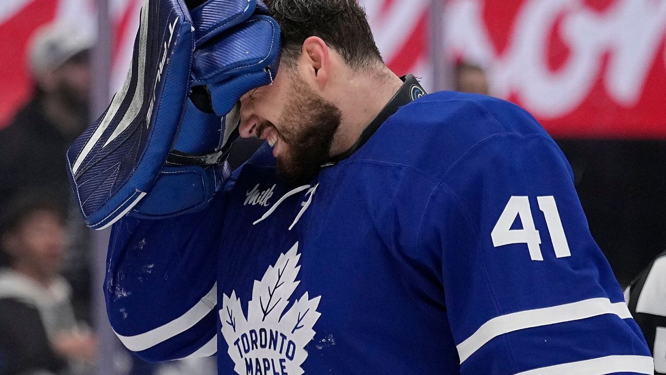 Maple Leafs goalie Anthony Stolarz exits Game 1 win with injury