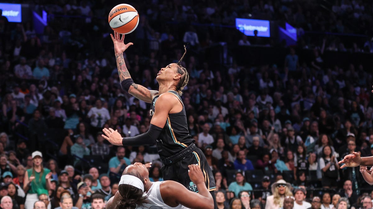 Nets’ Trendon Watford gives shoutout to Liberty’s Natasha Cloud