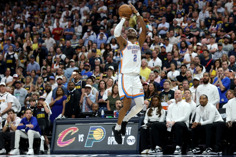 Pacers push Cavs to brink in NBA playoffs, Pacers pull even with Nuggets