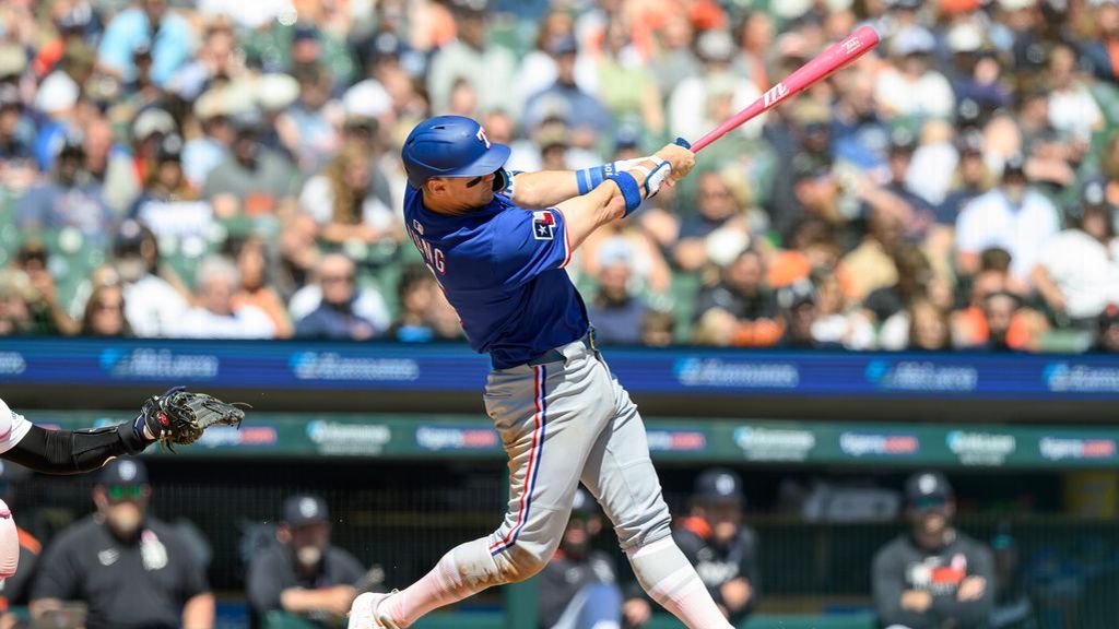 Rangers’ Josh Jung hits HR for mom while facing brother Jace
