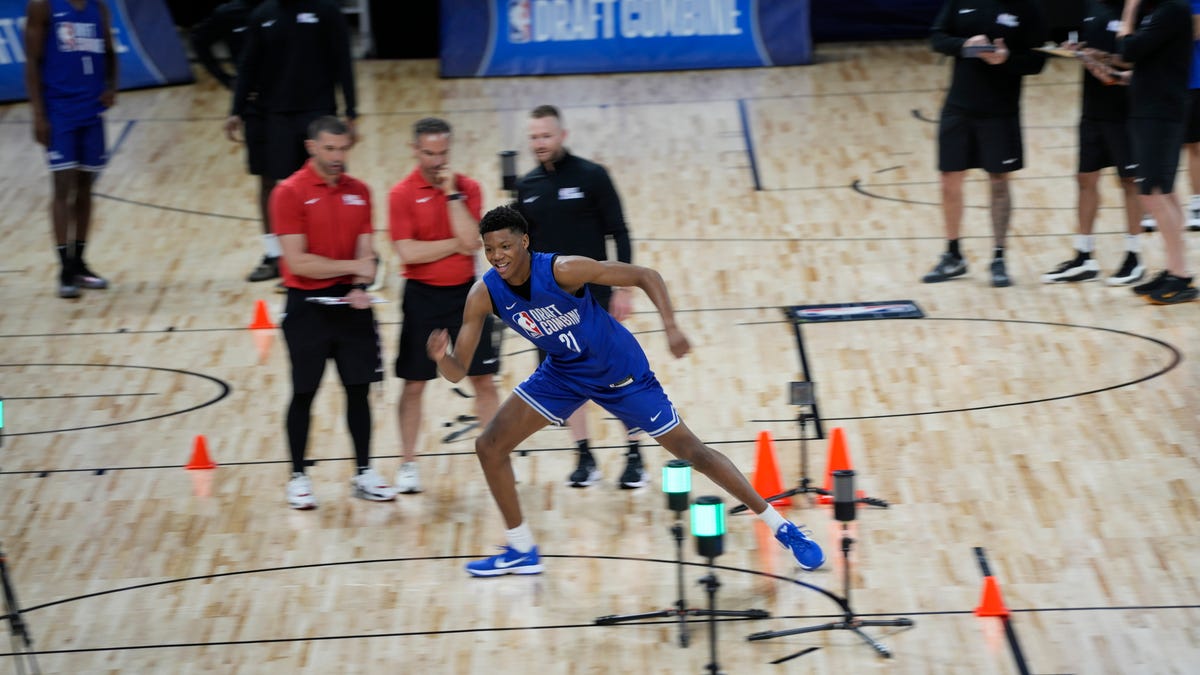 Sixers remain committed to getting younger amid trade back rumors