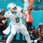 Sources - Dolphins, Steelers talking Jonnu Smith trade