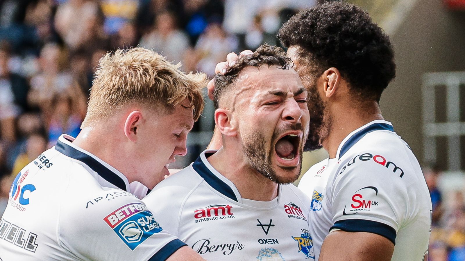 Super League: Leeds Rhinos hold off Wakefield fightback to reclaim third spot after Rob Burrow tributes | Rugby League News