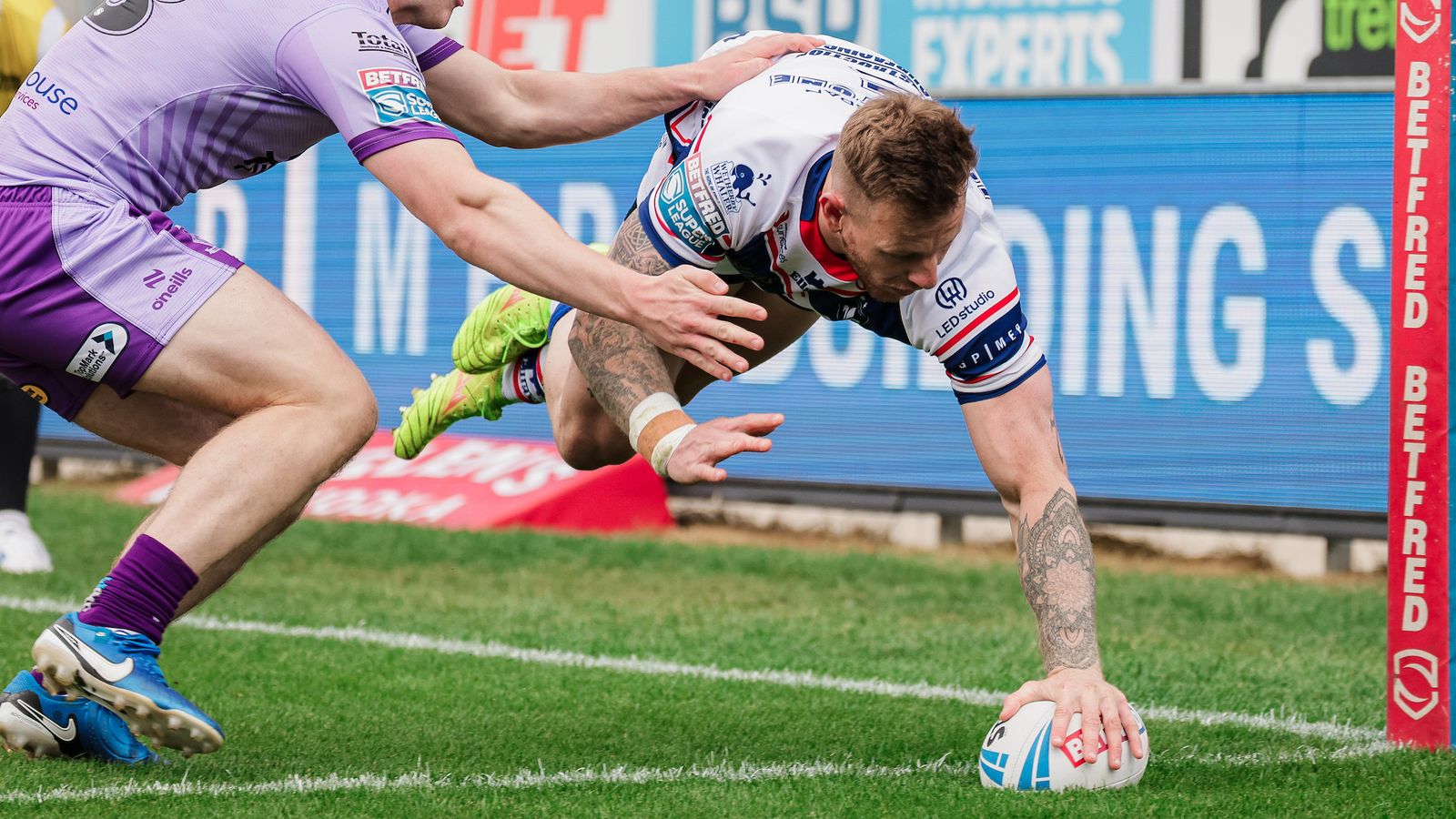 Super League: Wakefield Trinity thrash Warrington Wolves, while Castleford Tigers power past Salford Red Devils | Rugby League News