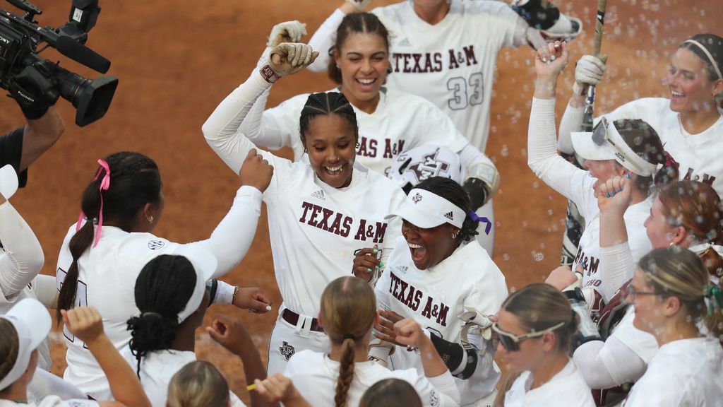 Texas A&M edges Oklahoma for top seed in softball tournament