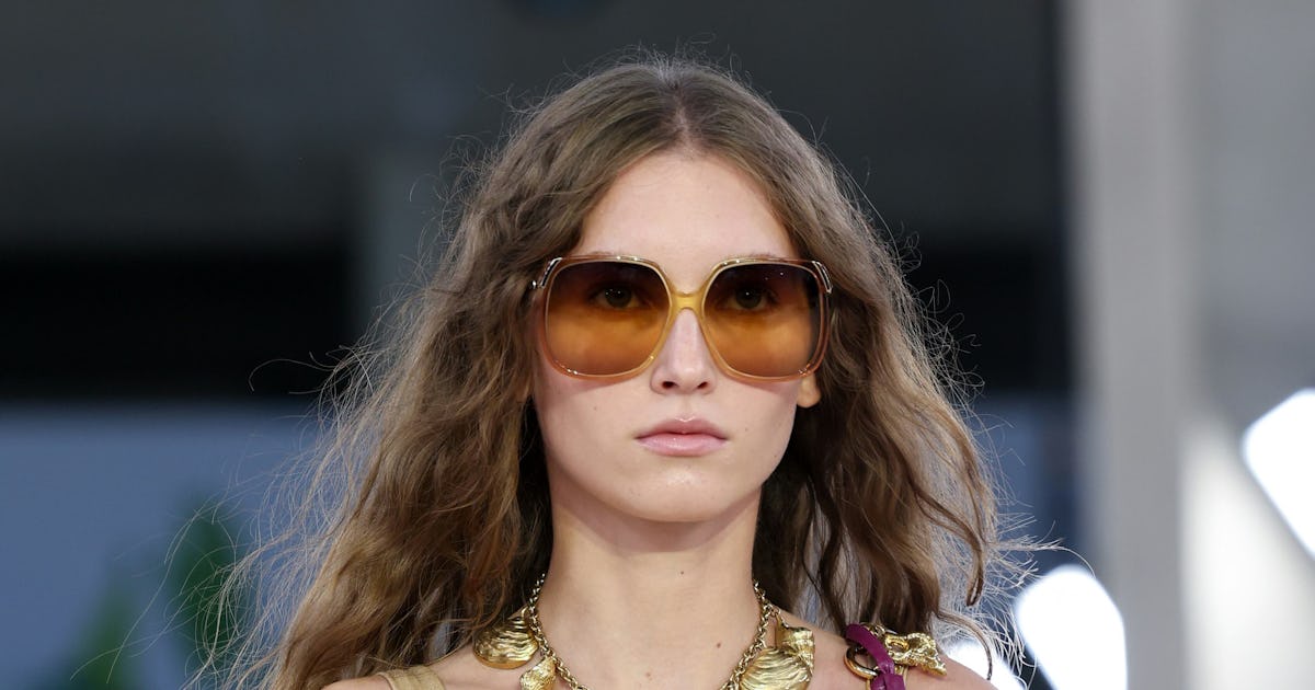 The 2010s Statement Necklace Trend Looks So Different In 2025