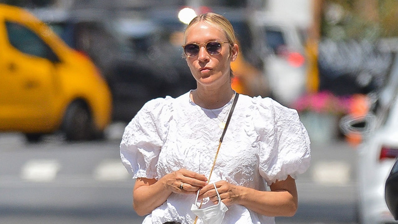 These Comfortable Olsen-Approved Sandals Are a Timeless Summer Buy