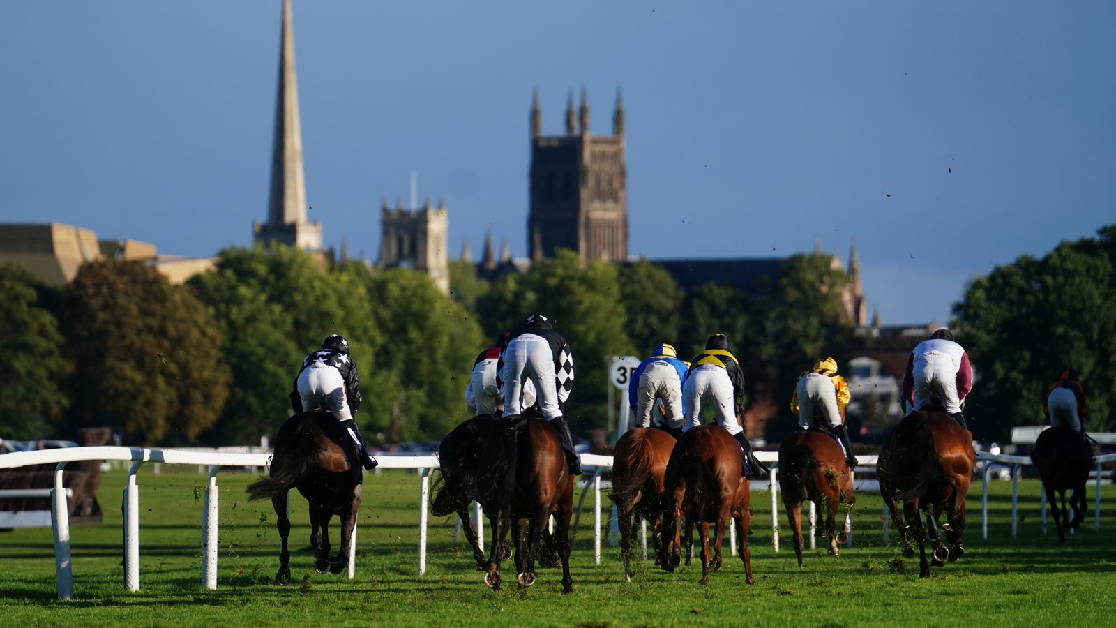 Today on Sky Sports Racing: Chepstow, Sedgefield and Worcester | Racing News