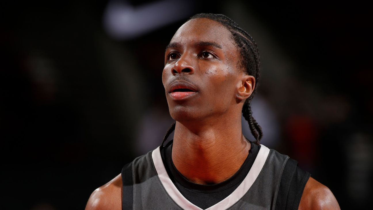 Top international hoops prospect Dame Sarr commits to Duke