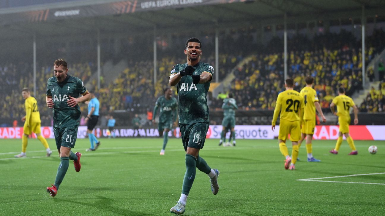 Tottenham to have parade in case of UEL win, no plans for Man United sources