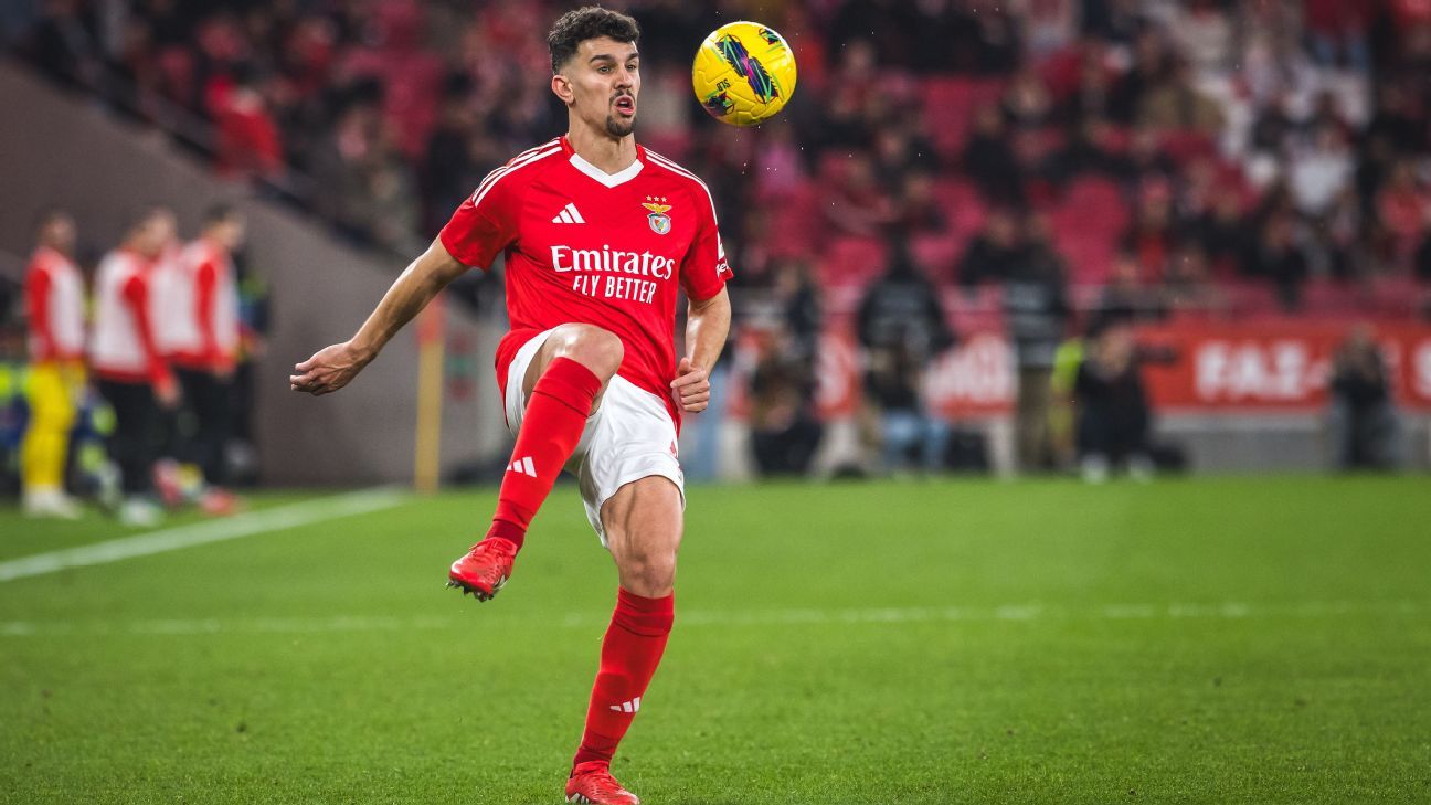 Transfer rumors, news: Chelsea, Liverpool want Benfica star Araújo