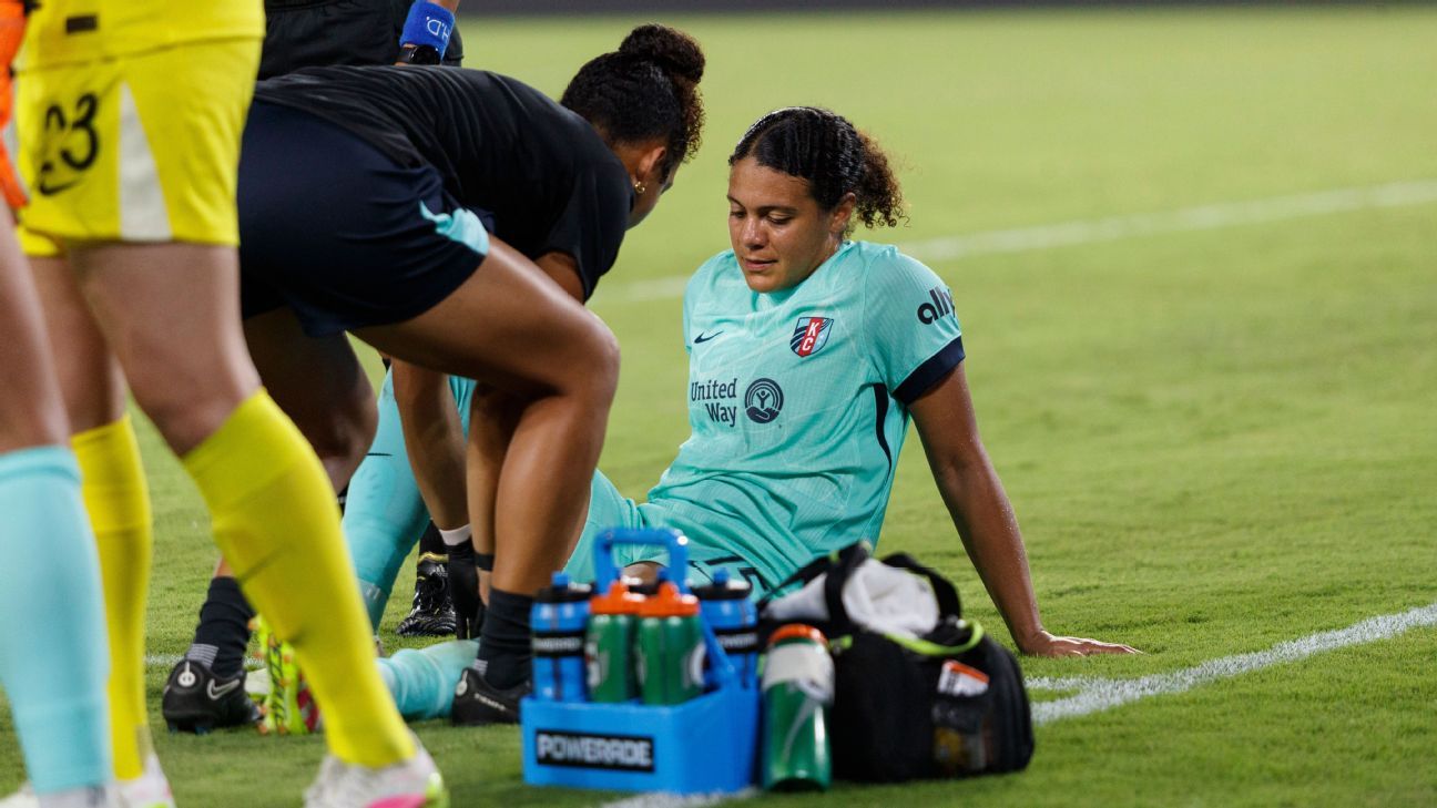 USA, Kansas City Current defender Alana Cook suffers torn ACL