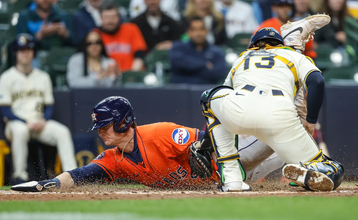 Valdez and Peña help Astros trounce Brewers to avoid a sweep