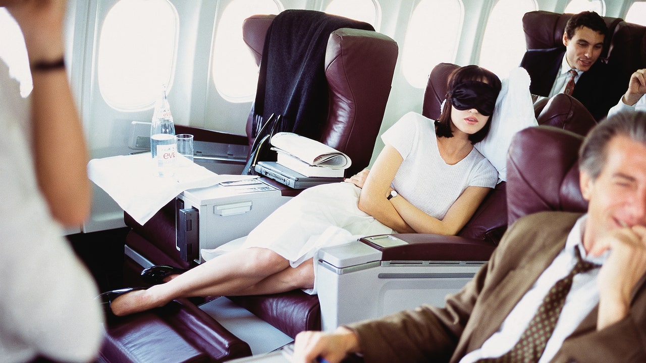 Why You Should Consider Getting a Travel Engagement Ring