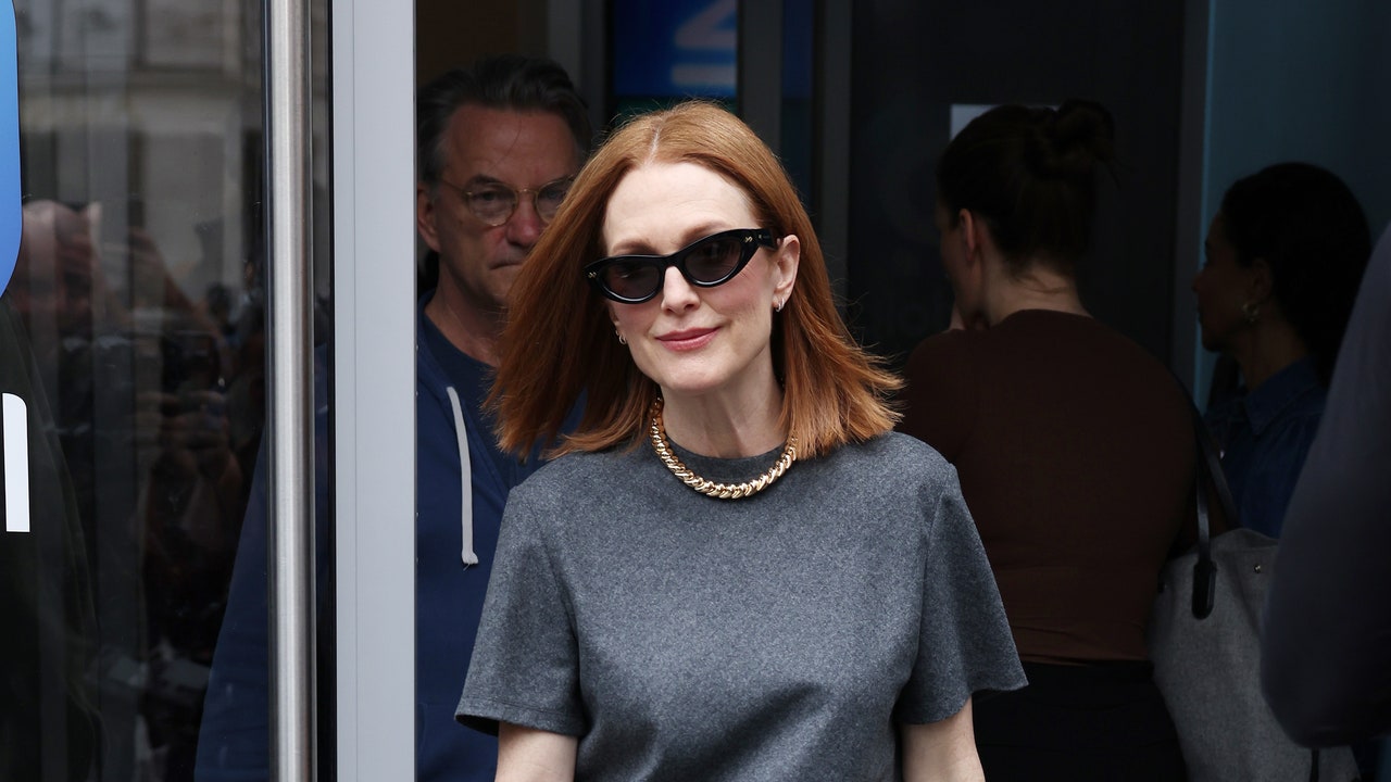 7 Chic Summer Looks Inspired by Julianne Moore