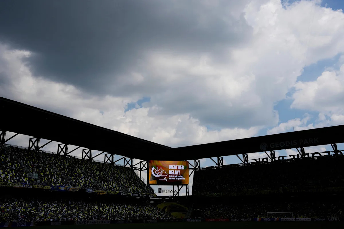 Auckland City draws Boca Juniors 1-1 in 5th Club World Cup match with weather delay