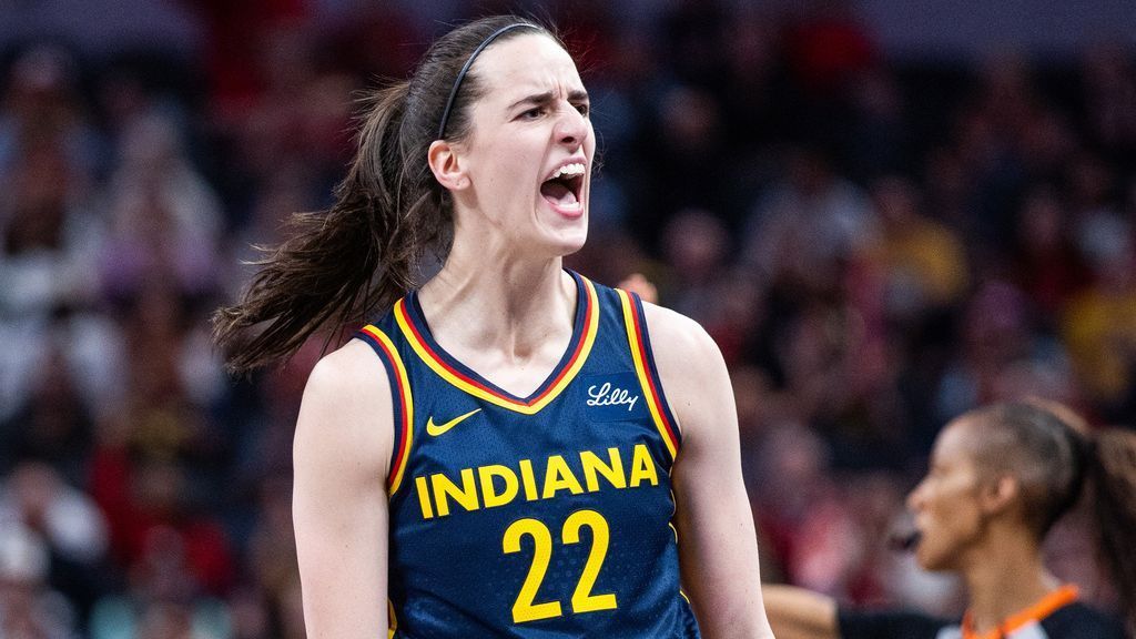 Caitlin Clark’s 32 points helps Fever hand Liberty first loss