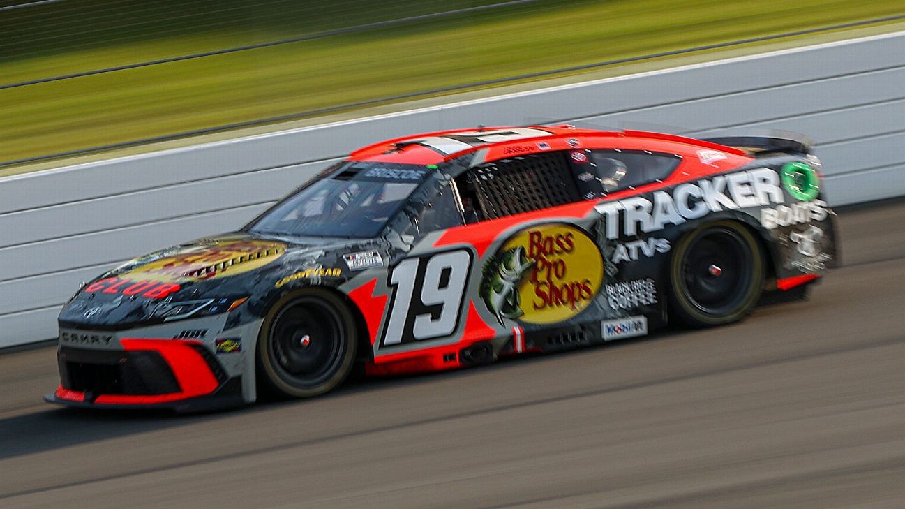 Chase Briscoe holds off Denny Hamlin, posts win at Pocono