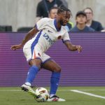 Chelsea’s top earner could end up at Burnley or Sunderland warns former Premier League CEO