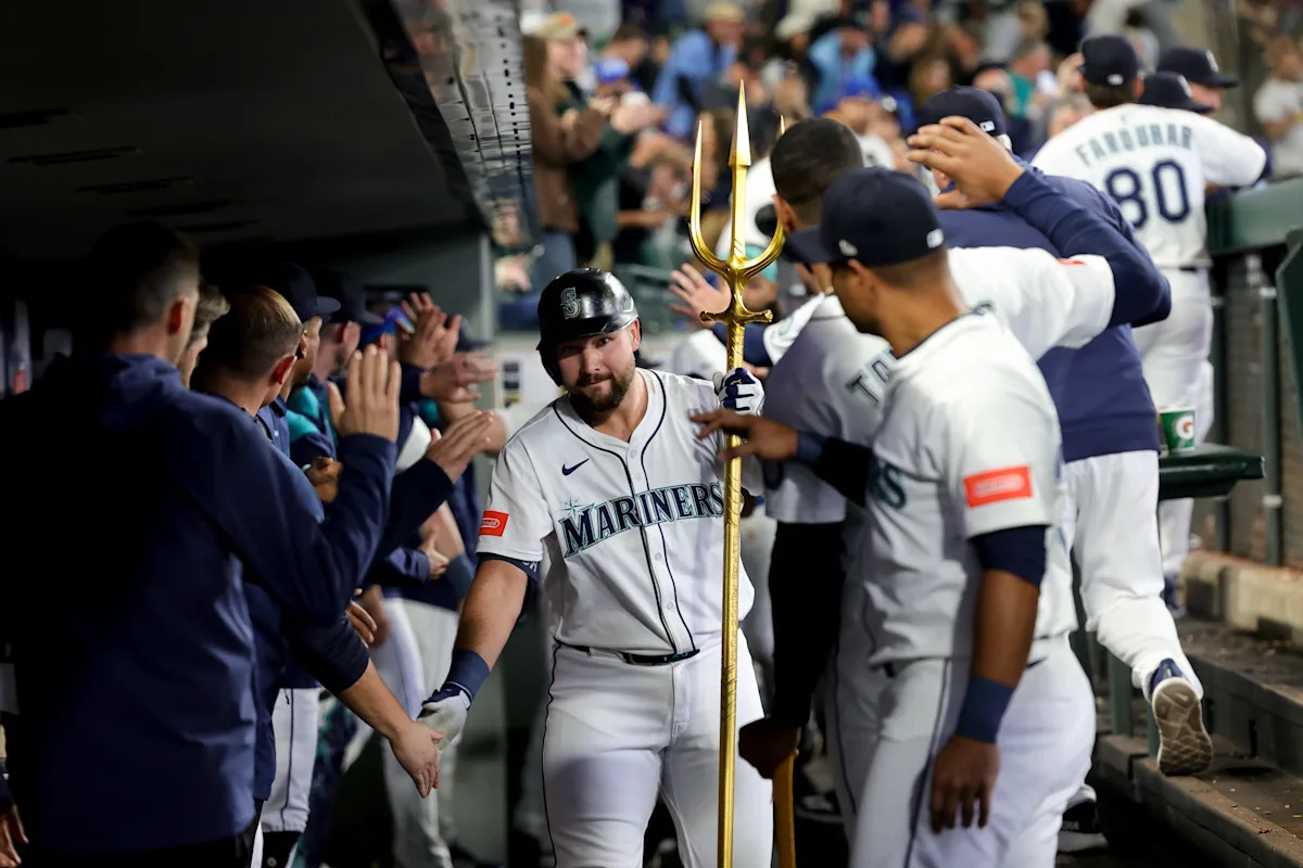 Cole Young drives in winning run in 10th in major league debut, Mariners beat Twins 5-4